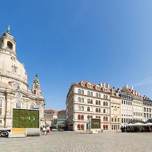 Apartmanhotel Neumarkt ****